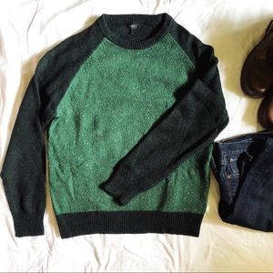 J crew : 100% wool green sweater